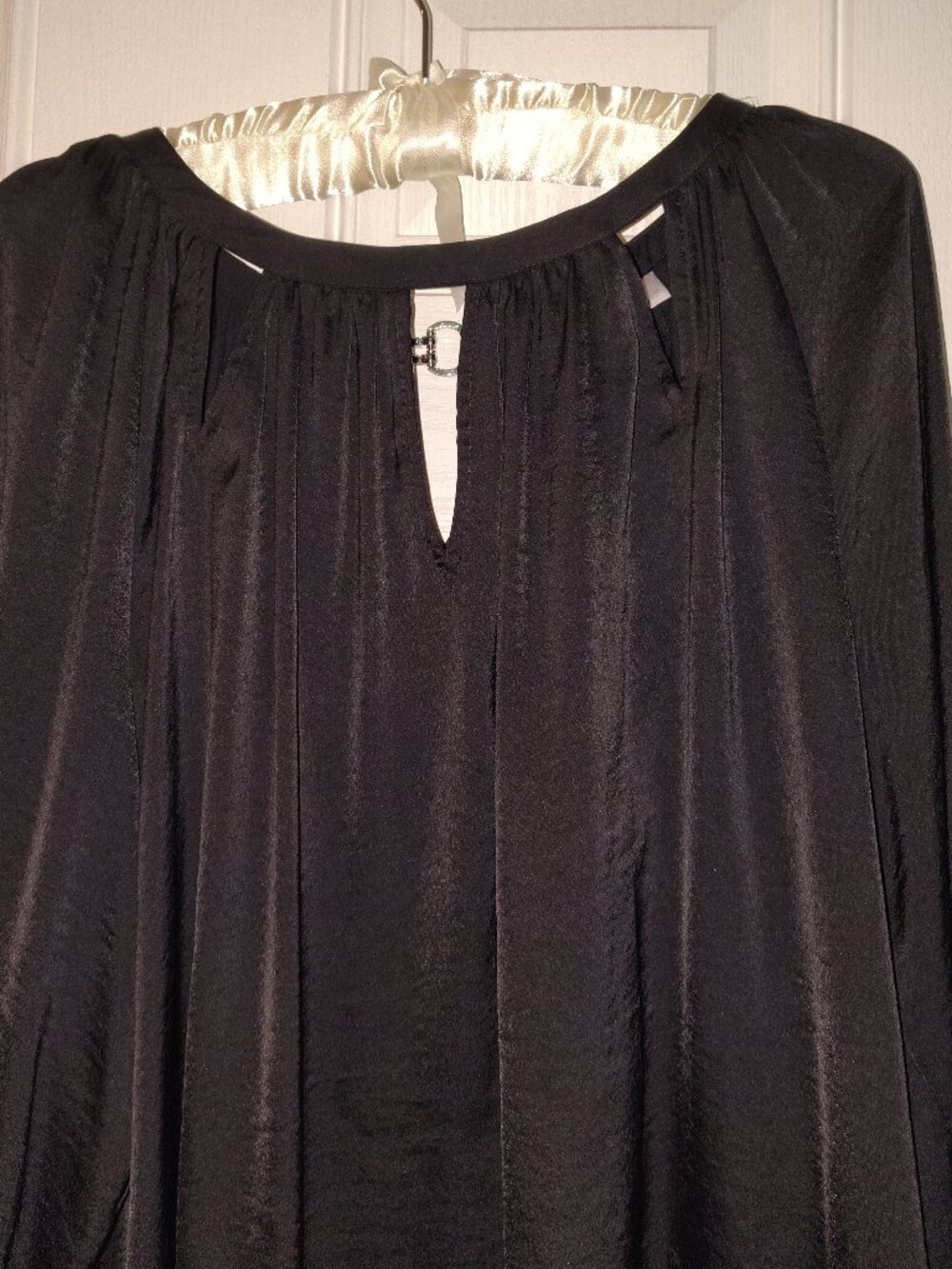 Womens SILK/SATIN Long Sleeve Dressy Top - Picture 2 of 5
